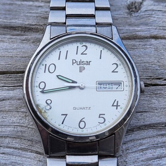 Pulsar Y148-6019 Watch - For Parts & Repair - Picture 1 of 2
